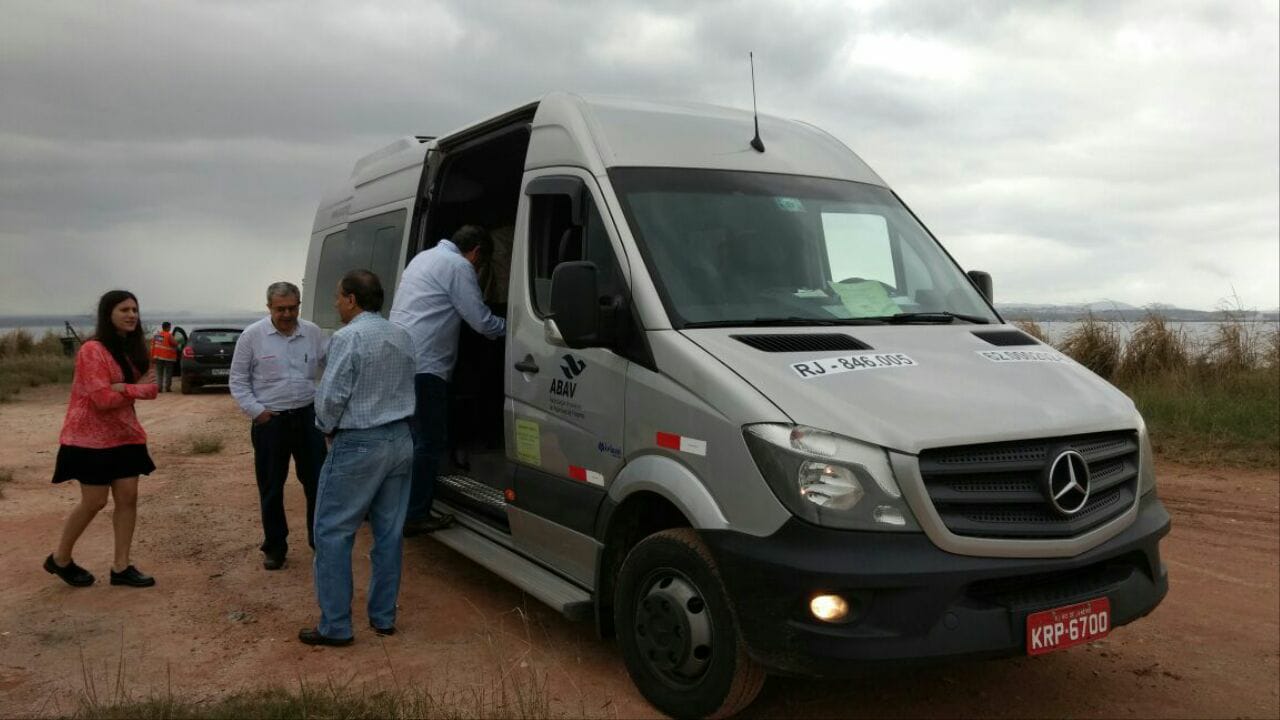 Aluguel de Van com 20 lugares no Rio de Janeiro